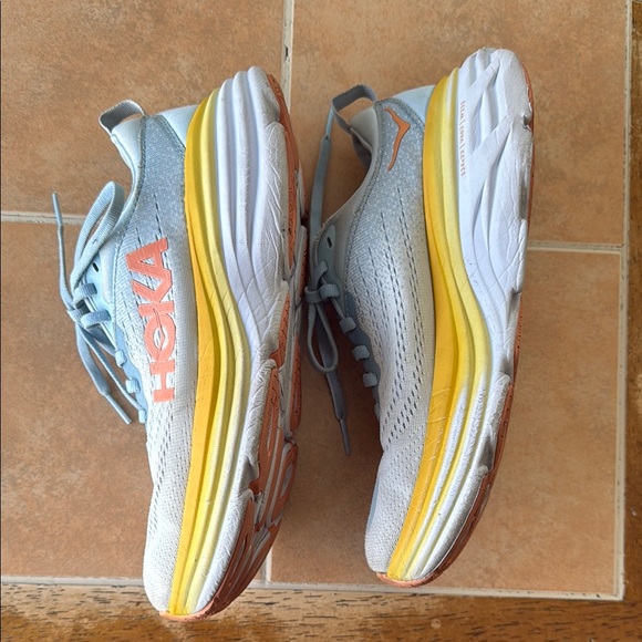 Hoka Bondi 8 Women's Athletic Shoes - Picture 10 of 12